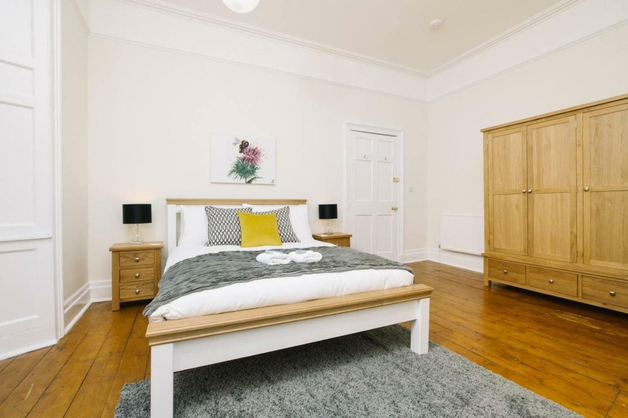 Joivy Great Location! Heart Of City Centre 3Bed Apartment Edinburg Exteriör bild
